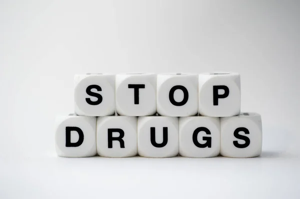 Gyógyszerek kocka betűk — Stock Fotó