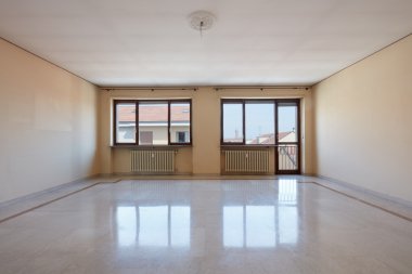 Boş oturma odası, mermer zemin