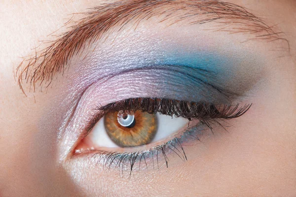 Woman with blue eye smokey make up — Stock Photo, Image