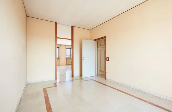 Large empty room interior, marble floor — Stock Photo, Image
