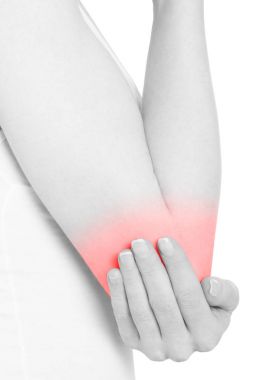 Kadın kolu ile dirsek ağrısı, kırmızı alan beyaz, kırpma yolu üzerinde