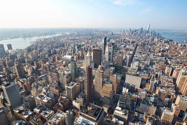 New York City Manhattan flygfoto med skyskrapor och byggnader — Stockfoto