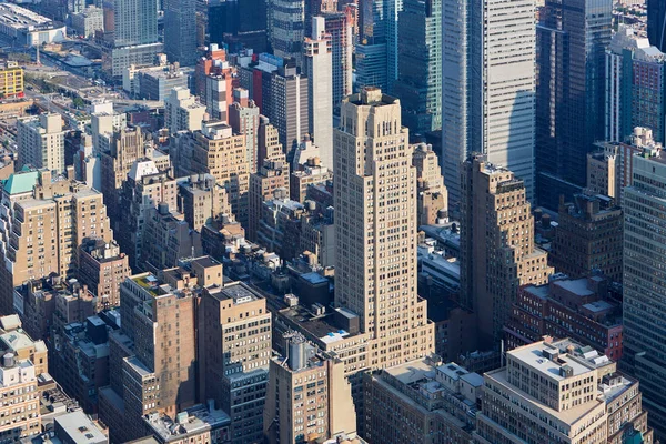Vista aérea del horizonte de Nueva York Manhattan con rascacielos por la mañana — Foto de Stock