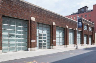 Chelsea Gagosian Galeri dış görünümünde, New York'ta güneşli gün