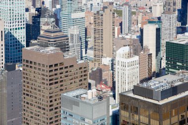 Güneşli bir gün içinde gökdelenler ile New York'un Manhattan havadan görünümü