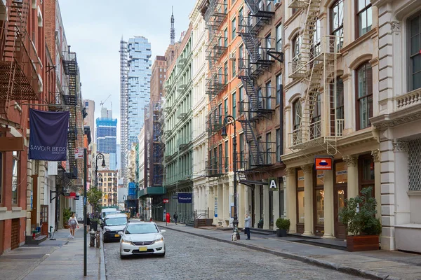 Soho rue vide avec des bâtiments en fonte à New York — Photo