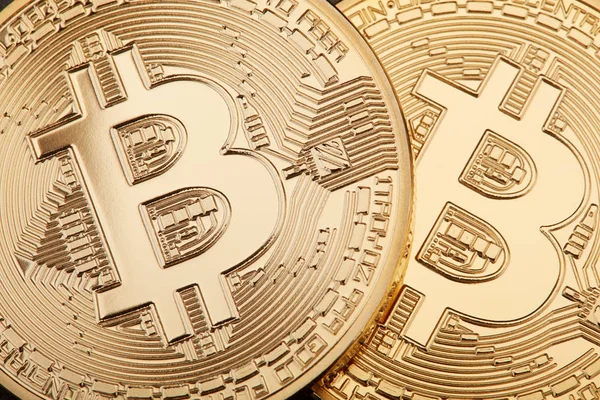 Goldener Bitcoin-Hintergrund, Kryptowährung — Stockfoto