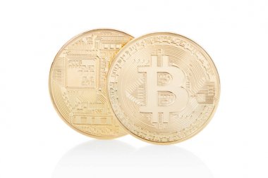 Bitcoin ön ve arka, izole üzerinde beyaz altın paralar
