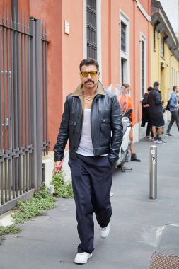 Milan, İtalya - 22 Eylül 2019: Patron modasından önce Alex Badia