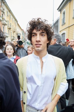 Milan, İtalya - 22 Eylül 2019: Patron modasından sonra Jorge Lopez