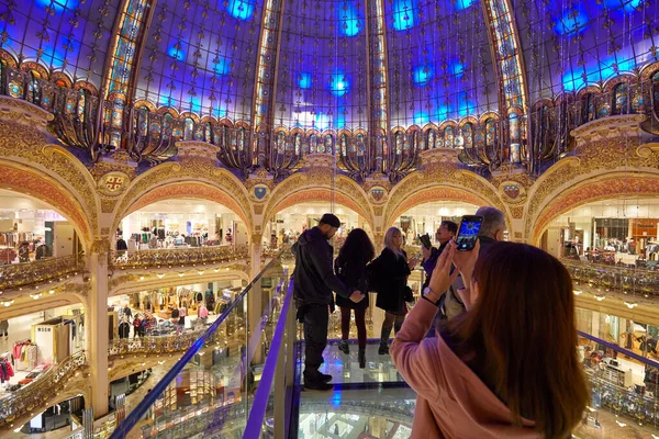 Paris Novembro 2019 Galerias Lafayette Interior Com Instalação Glasswalk Com — Fotografia de Stock