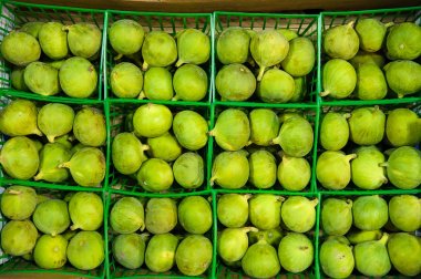 Lezzetli Calimyrna incir sepetleri ile yinelenen desen