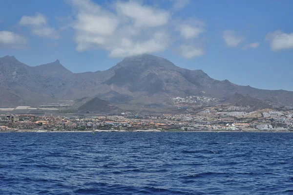 Costa Adeje en Roque del Conde, favoriete vakantiebestemming in Tenerife, Canarische eilanden — Stockfoto