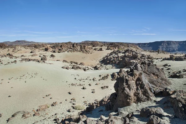 Sivatag-szerű völgy alján a Pico del Teide, Tenerife, Kanári-szigetek, Spanyolország. — Stock Fotó