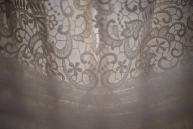 Özet görünümü ile beyaz gelin işlemeli gelinlik