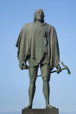 Bencomo, bir Guanche Şef veya bir mencey öncesi İspanyol krallar dokuz heykelleri parçası heykeli Plaza de la içinde Candelaria, Osmanlıların de Canarias Tenerife, Kanarya Adaları, İspanya yer alır