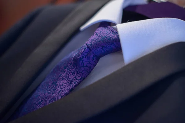 Close Elegant Suit White Shirt Purple Silk Necktie Tied Windsor — Stock Photo, Image