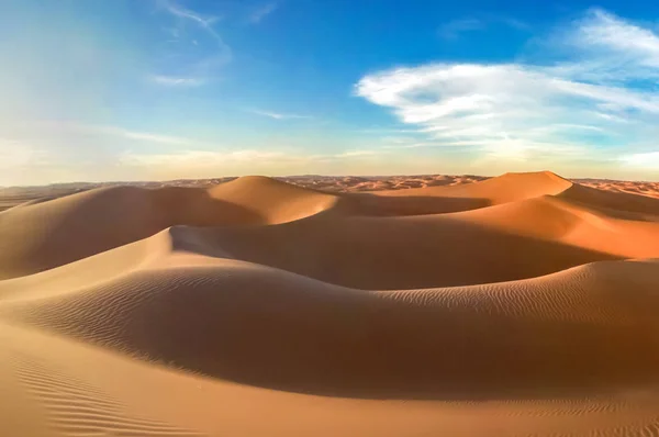 Тени Песчаных Дюнах — стоковое фото