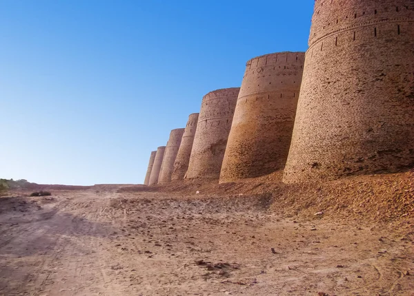 9世紀に建設されたチョリスタン砂漠のデラウェア砦 — ストック写真