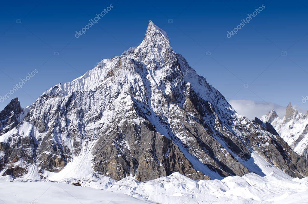 Killer and sharp slope of the K2 peak 8,611 meters high