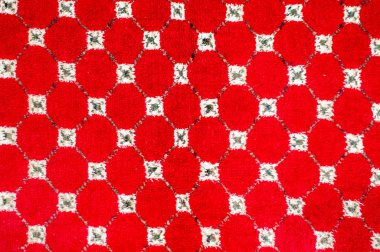 Halıdaki kırmızı desen