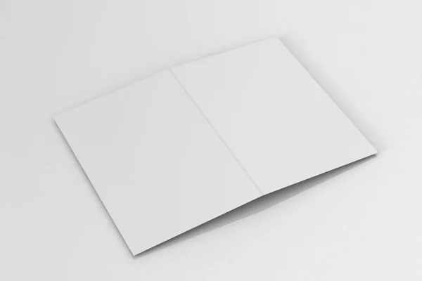 Folleto / folleto Bi-Fold A5 Mock-up sobre fondo blanco aislado . — Foto de Stock