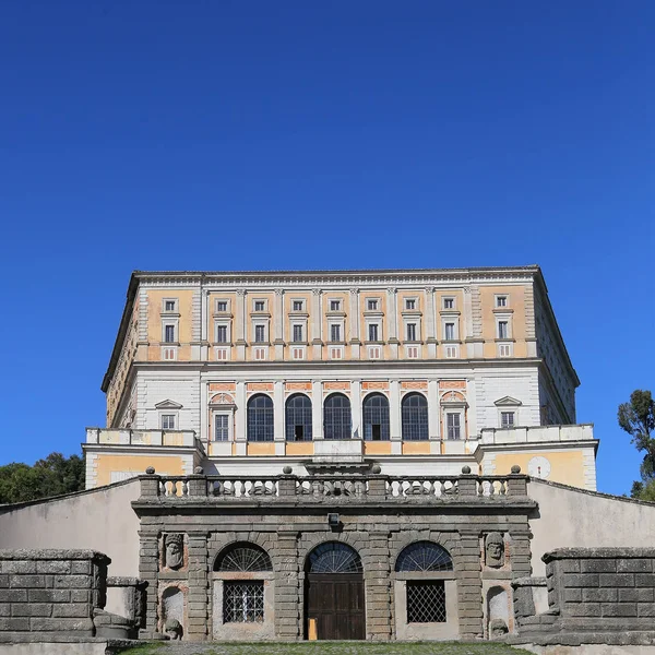 Μια επίσκεψη στο Villa Φαρνέζε (στα Ιταλικά Palazzo Farnese), μια μαζική αναγέννησης και Μανιεριστής — Φωτογραφία Αρχείου