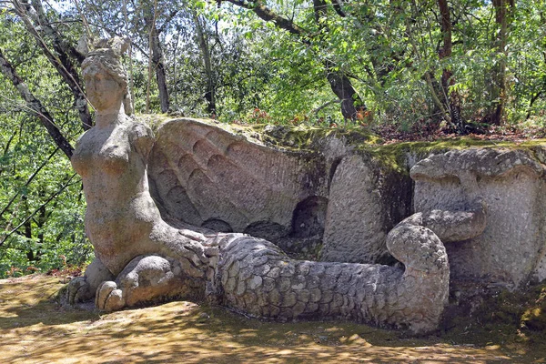 Die Pelzkämpfe im Monsterpark in Bomarzo - Italien — Stockfoto