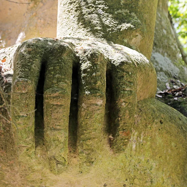 Ercole - Caco dans le parc des monstres à Bomarzo - Italie — Photo