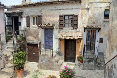 Calcata (VITERBO), İtalya - 27 Temmuz 2019: Calcata, İtalya 'nın Latium bölgesinde Viterbo ili' nde bir komün ve kasaba