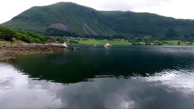 Tatil günlerinde bir yat, Kuzey, Norveç
