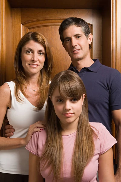 Nastoletnie dziewczyny i rodzice — Zdjęcie stockowe