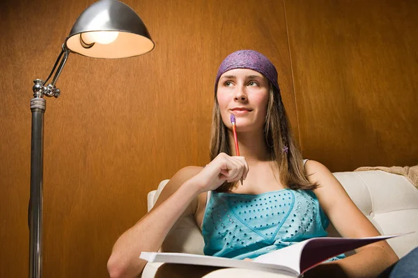 Teenage girl with diary — Stock Photo, Image