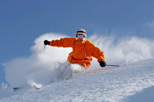 Mann mit Skibrille — Stockfoto