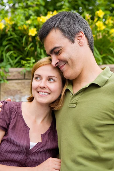 Retrato de pareja adulta mediana — Foto de Stock