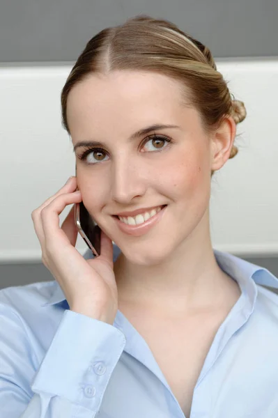 Friendly Woman Using Mobile Office — Photo