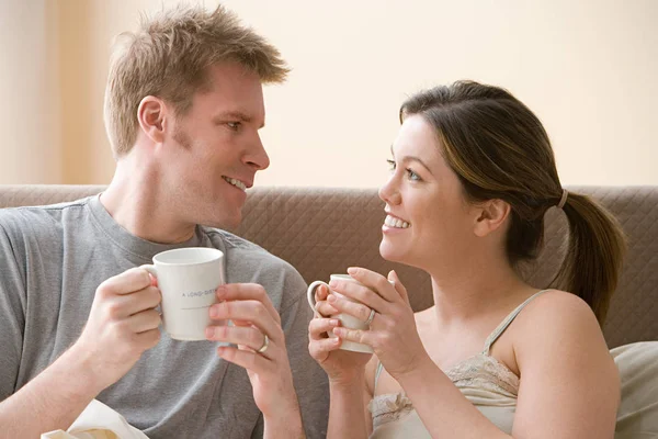 Couple prenant un café — Photo