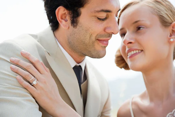 Bride Wearing Wedding Ring Hand Groom Shoulder — Stock Photo, Image