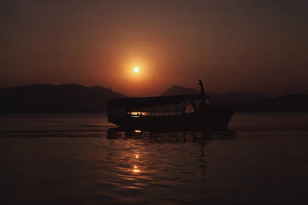 Båt Havet Solnedgången — Stockfoto