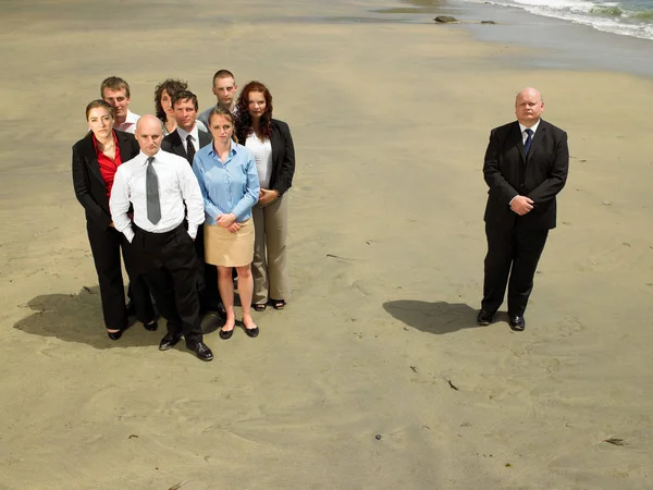 Grupa Biznesmeni Plaży — Zdjęcie stockowe