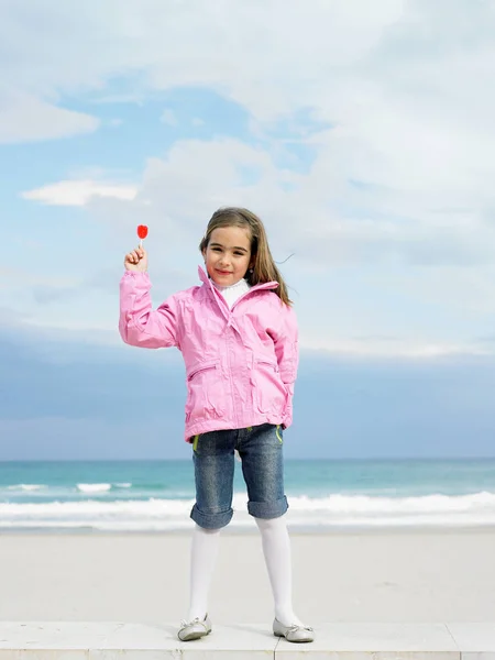 Junges Mädchen Mit Lutscher Meer — Stockfoto