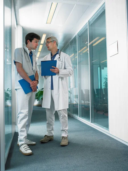 Maduro Médico Jovem Médico — Fotografia de Stock