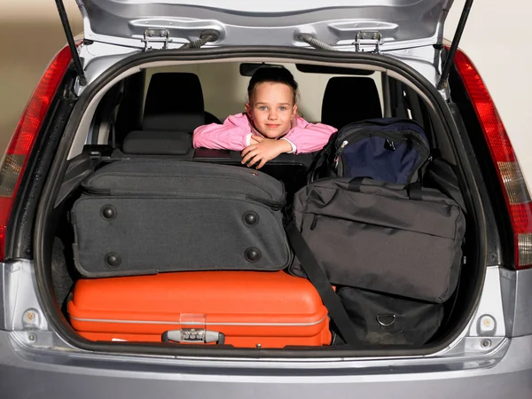 Chica Joven Sentada Coche — Foto de Stock