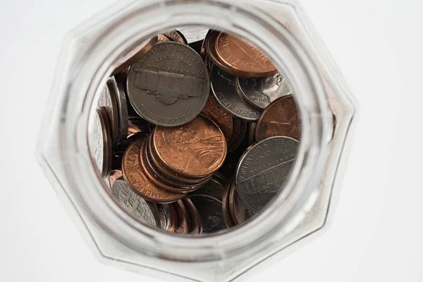 Džbán plný mincí — Stock fotografie