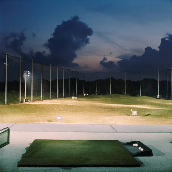 Golf driving range — Stock Photo, Image