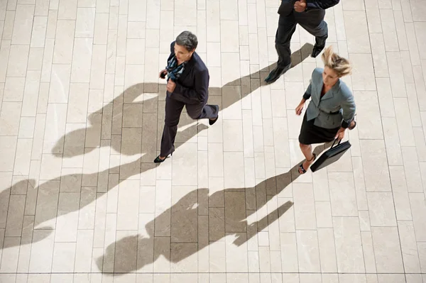 Företagare Som Springer Lobby — Stockfoto