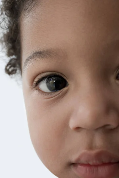Πρόσωπο Ενός Μωρού Απομονωμένου Λευκό Φόντο — Φωτογραφία Αρχείου