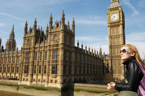 Mulher Lado Big Ben — Fotografia de Stock