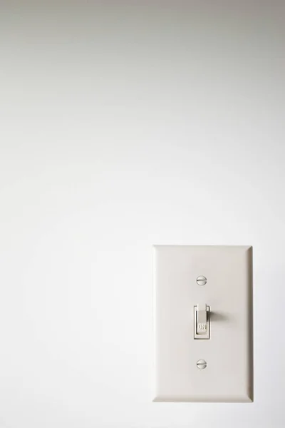Ελαφρύ διακόπτη σε λευκό — Φωτογραφία Αρχείου