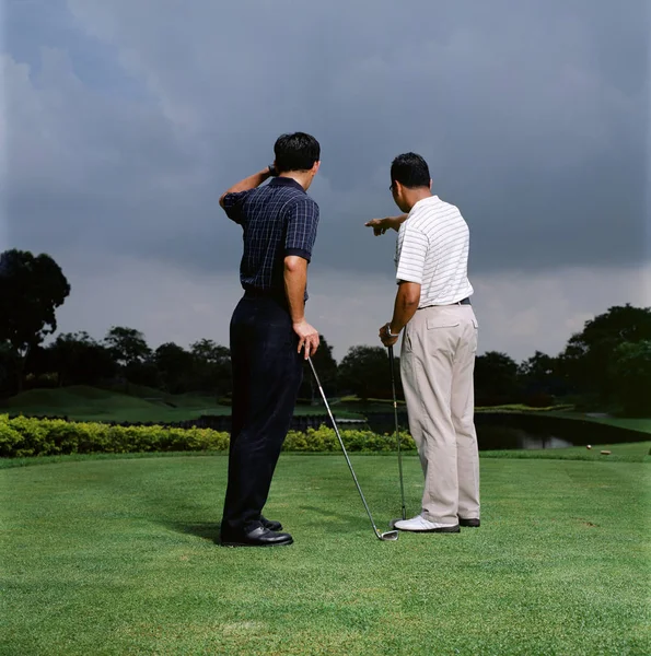 Deux Hommes Jouant Golf — Photo